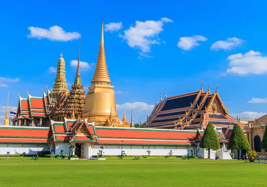 Bangkok: Grand Palace, Wat Pho with Mango Dessert Tastings - Who should book this experience?