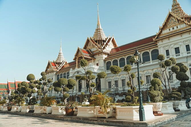 Bangkok Half Day Guided Tour: Grand Palace, Wat Arun & Wat Pho - Wat Pho and the reclining Buddha