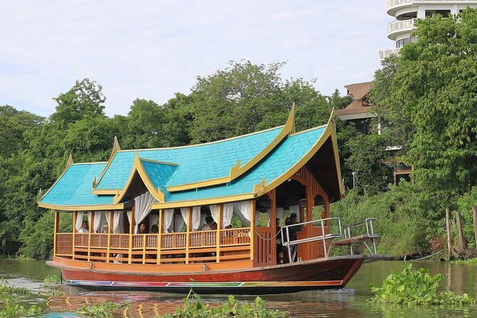 Bangkok Half Day Guided Tour: Grand Palace, Wat Arun & Wat Pho - Clothing, comfort, and practical preparation