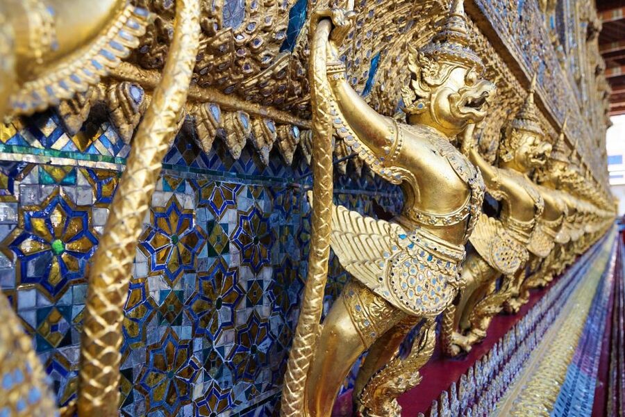 Bangkok: Half-Day Temple and Grand Palace Group Tour - The Grand Palace and Bangkok’s royal center