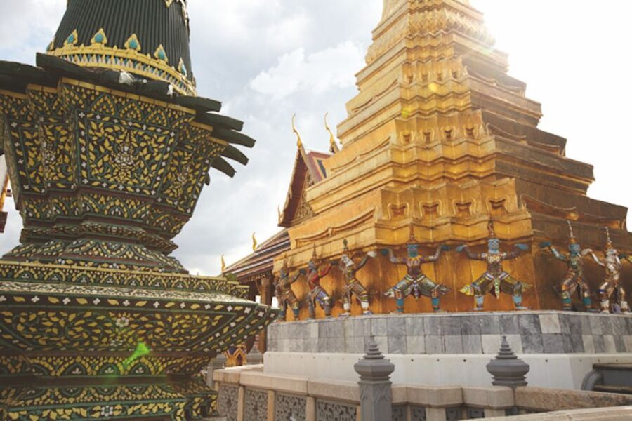 Bangkok: Half-Day Temple and Grand Palace Private Tour - The Grand Palace and public royal Bangkok