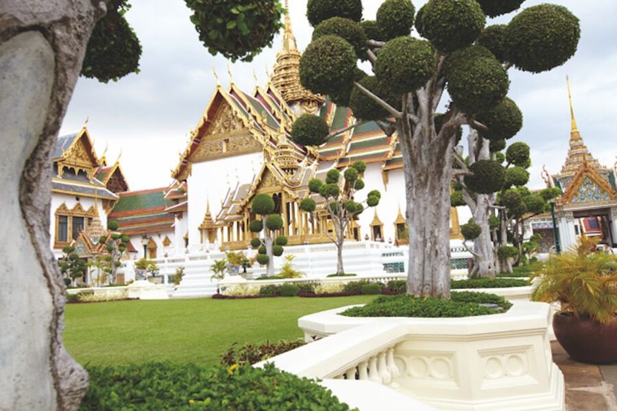 Bangkok: Half-Day Temple and Grand Palace Private Tour - Hotel pickup, transport, and the central Bangkok limits