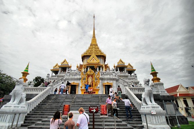 Bangkok Heritage Highlights: Grand Palace & Three Temples Tour - What your guide adds to the day