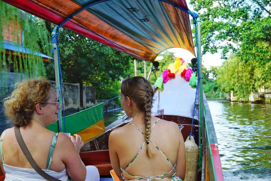 Bangkok: Highlights with Food Tour & Sunset in Wat Arun - Wat Arun as the sun drops