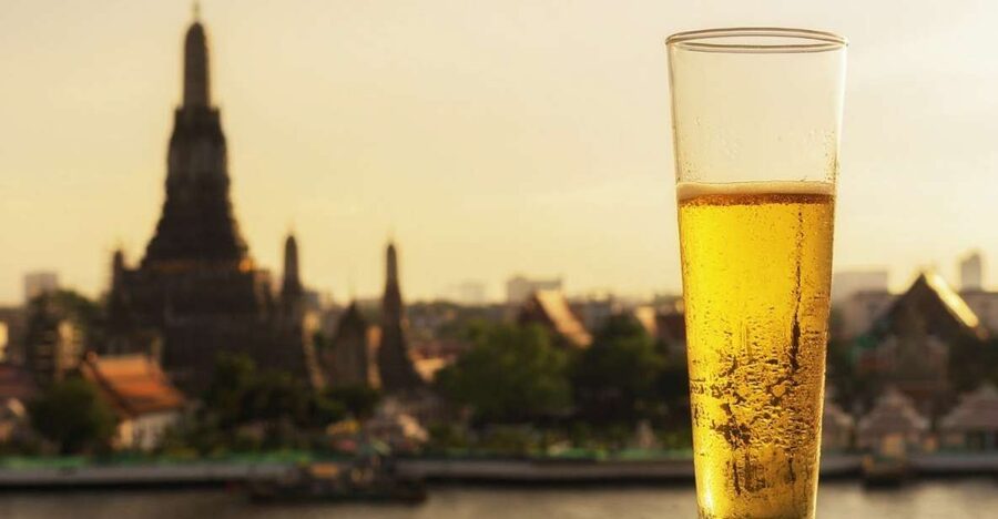 Bangkok: Historical Temples Tour & Hidden Bar at Sunset - Starting near Sanam Chai