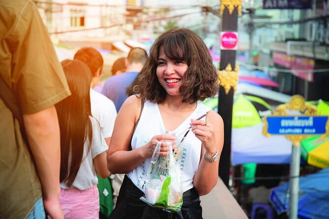 Bangkok History Temples Markets and Food Tasting - The guide can shape the whole experience