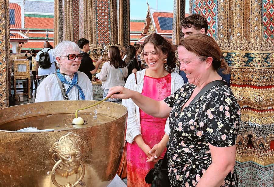 Bangkok: Iconic Temples Private Tour - Clothing, timing, and comfort
