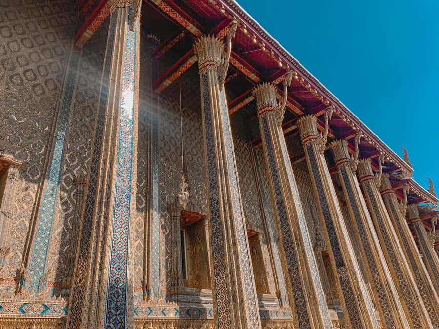 Bangkok: Iconic Temples Private Tour - Wat Phra Kaew and the Grand Palace: start with the grandest sights