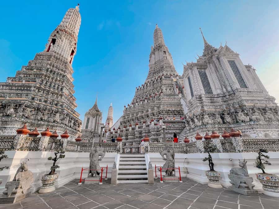 Bangkok: Iconic Temples Private Tour - Wat Pho and the gold Reclining Buddha