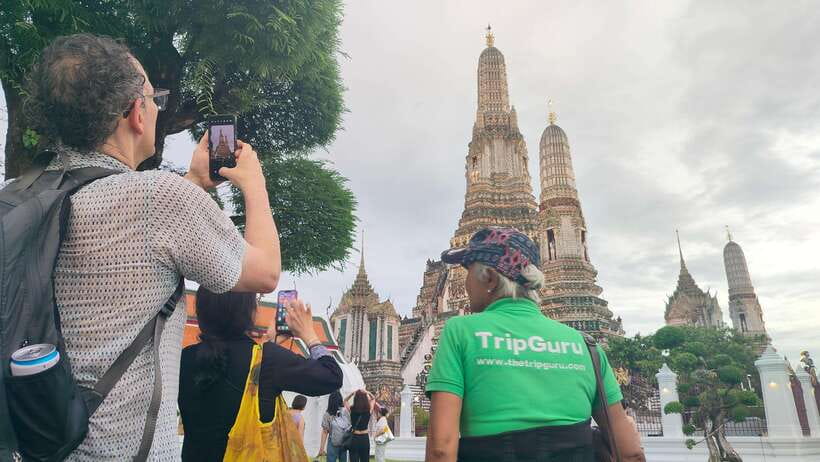 Bangkok: Longtail Boat Canal Tour to Wat Arun - Group Size, Boat Comfort, and Physical Demands