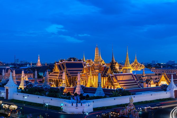 Bangkok Night Lights: Temple & City Tour by Tuk Tuk (SHA Plus) - What the guide adds to the evening