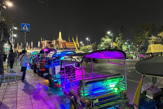 Bangkok Night Tour: Food, Temple & Tuk-Tuk - A Local Temple and the Bangkok Noi Photo Stop