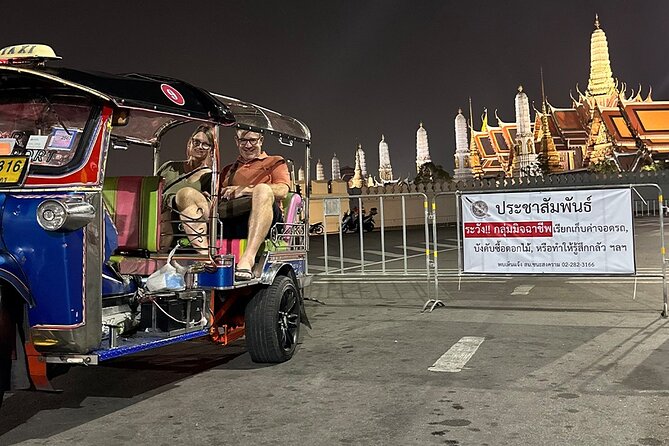 Bangkok Night Tour: Food, Temple & Tuk-Tuk - Pak Khlong Talat, Bangkok’s Flower Market