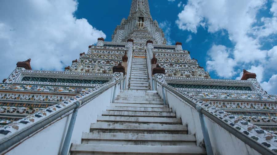 Bangkok: Private Tour Grand Palace, Wat Pho, and Wat Arun - Wat Arun and its decorated central pagoda