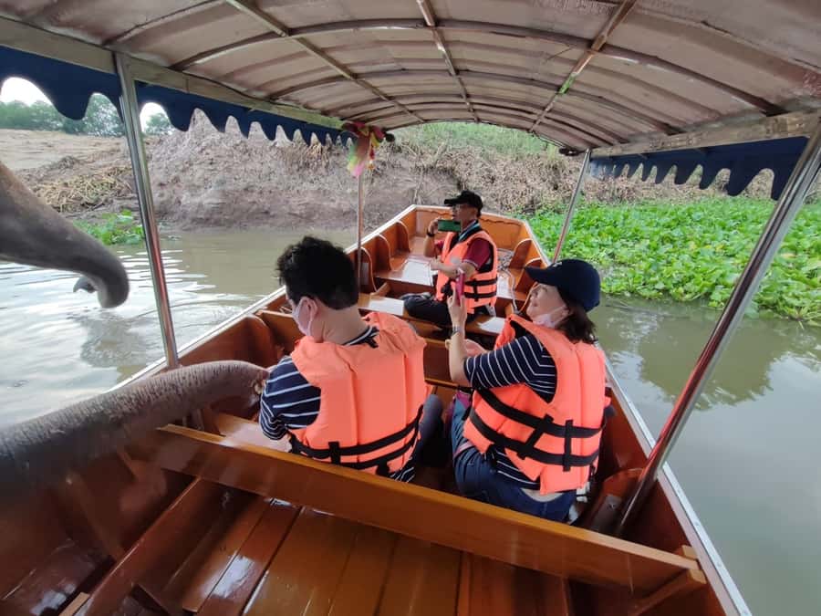 Bangkok: Private Trip to Ayutthaya Temples & Night Market - The Chao Sam Phraya Museum’s gold and carved wood