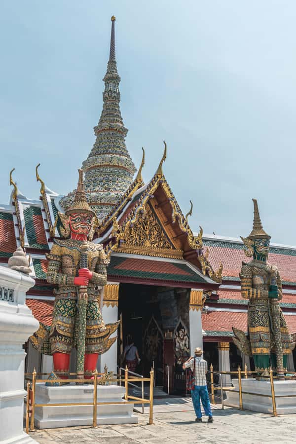Bangkok: Private Wat Phra Kaew, Wat Pho & Wat Arun Tour - Starting with the Grand Palace