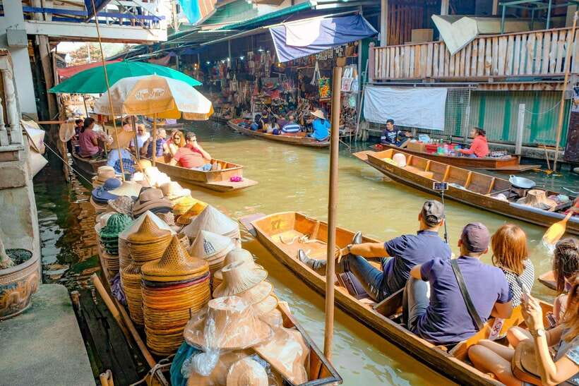 Bangkok: Railway and Floating Market Tour with Dragon Temple - Should you book it?