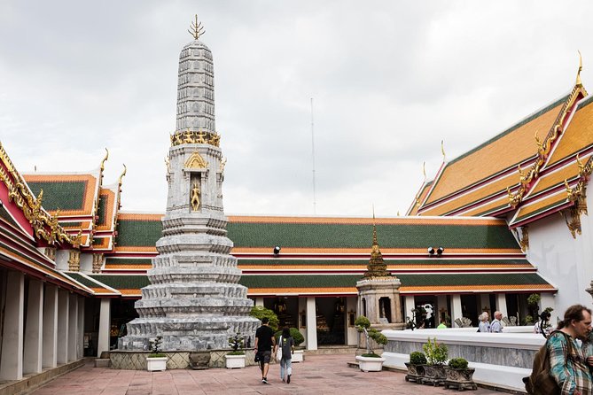 Bangkok Reclining Buddha (Wat Pho) Entrance Ticket - Is $25 a fair price for this arrangement?