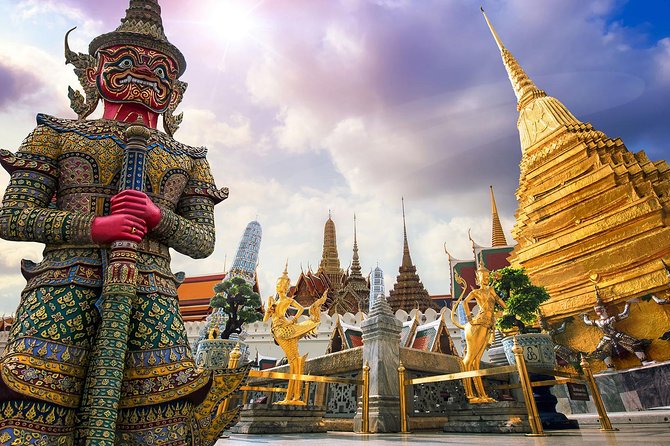 Bangkok's Grand Palace Complex and Wat Phra Kaew Tour - Chinatown and the Flower Market on the way
