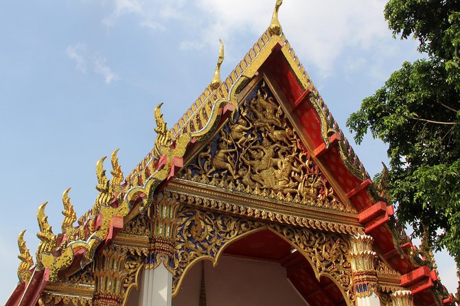 Bangkok Temples and City Highlights Tour - The Gems Gallery ending