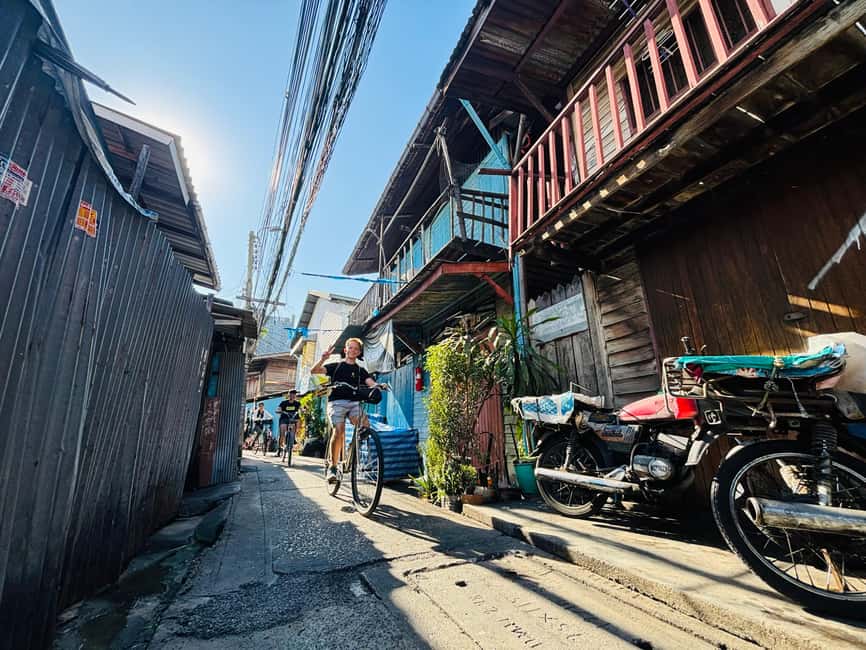Bangkok: Temples, Canals & Local Life Bike Tour - Why Thonburi makes a better bike route than central Bangkok