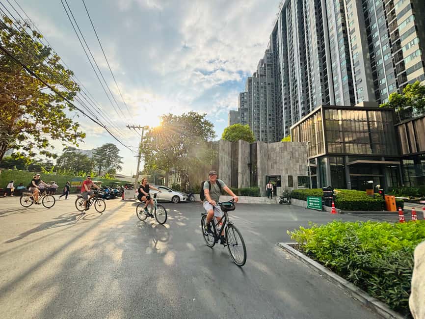 Bangkok: Temples, Canals & Local Life Bike Tour - Canals and backstreets show another side of the city