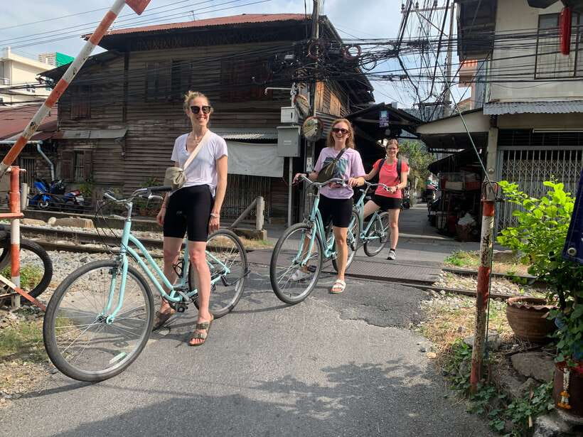 Bangkok: Temples, Canals & Local Life Bike Tour - Wat Khun Chan is the main temple stop