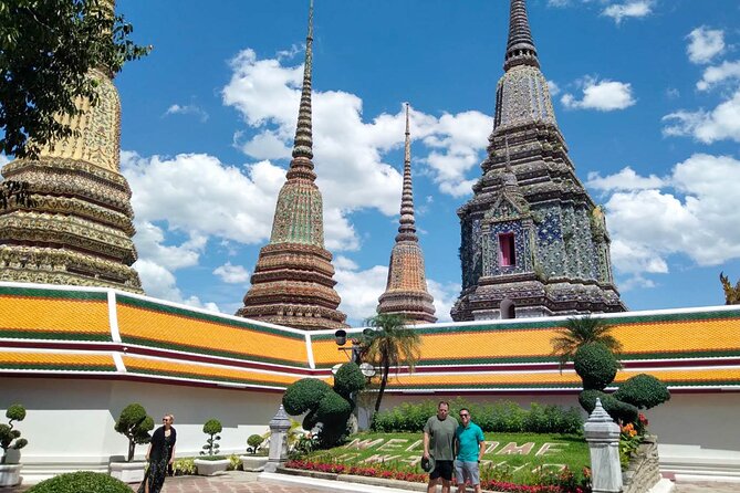Bangkok Temples Tour at Wat Arun, Wat Phoa and Wat Saket - What the guide adds to the morning