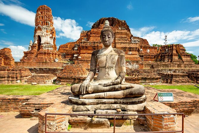 Bangkok to Ayutthaya: Temples & Local Candy One Day Tour - Bang Pa-In Palace: A Graceful First Stop