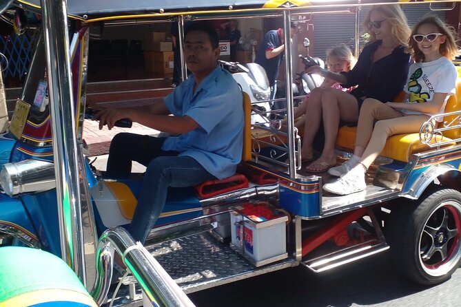 Bangkok Tuk Tuk Walk & Temple Tour With Wat Pho, Arun & Traimit - Wat Traimit and the 5.5-ton Golden Buddha