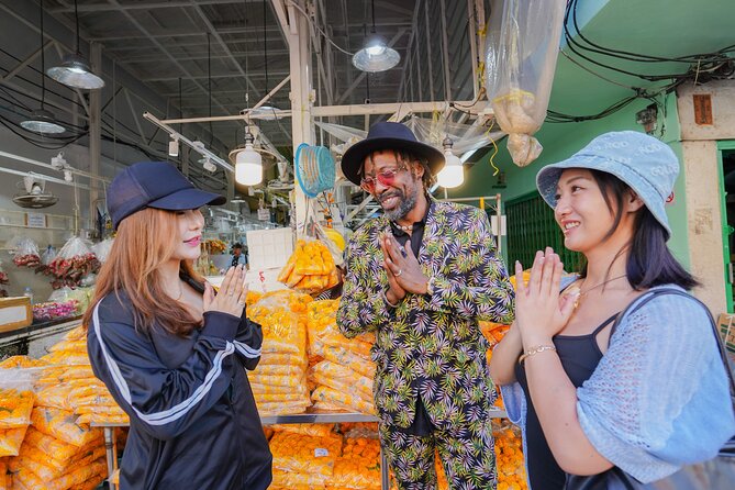 Bangkok Wat Pho and Flower Market Historical Walking Tour - A short boat ride across the Chao Phraya