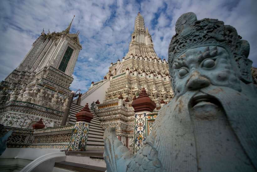Bangkok: Wat Pho and Wat Arun Guided Walking Tour - Key points to know before booking