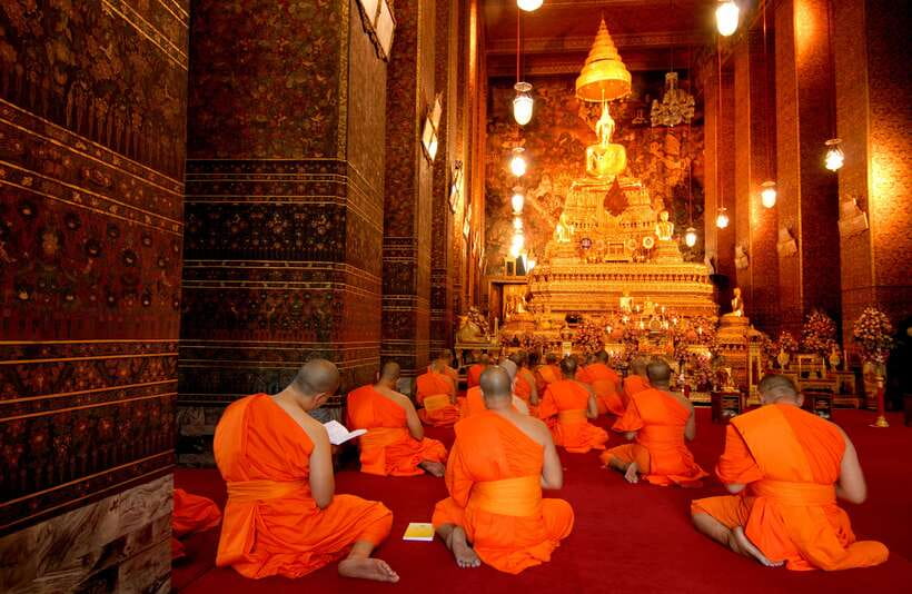 Bangkok: Wat Pho and Wat Arun Guided Walking Tour - The sustainable side of the experience