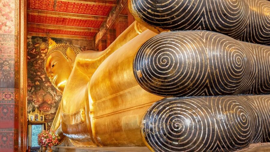 Bangkok: Wat Pho and Wat Arun Guided Walking Tour - Wat Arun beside the Chao Phraya