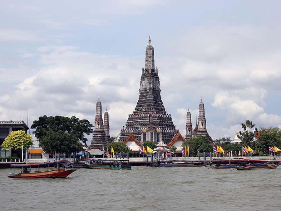 Bangkok: Wat Pho & Wat Arun Half-Day Private Walking Tour - Wat Pho and the 46-Meter Reclining Buddha