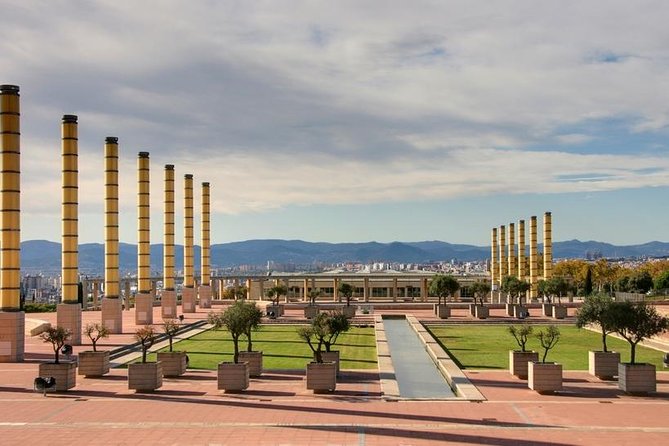 Barcelona Highlights Tour and Montserrat Monastery with Hotel Pick-up - Park Güell needs an extra ticket and extra attention