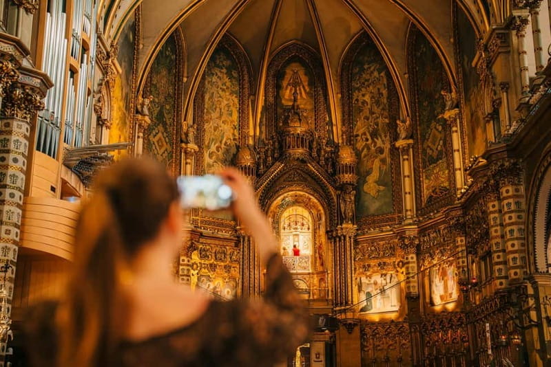 Barcelona: Montserrat Monastery and Natural Park Day Trip - What the one-hour hike is really like