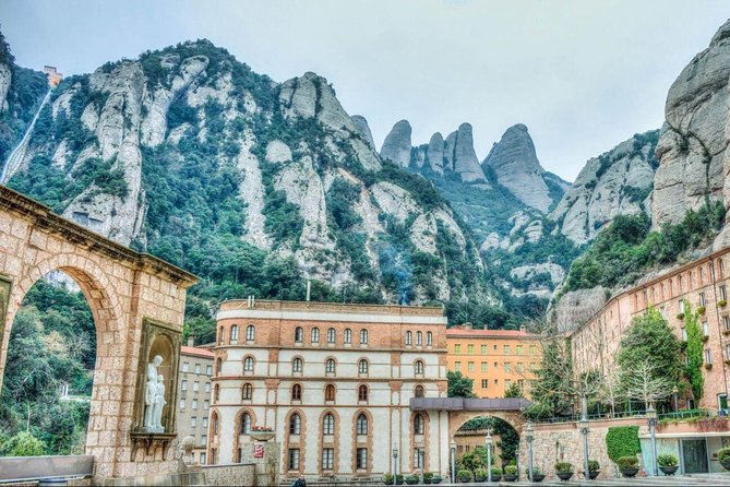 Barcelona to Montserrat Monastery: Tour, Transfers & Basilica - The arrival at Monistrol de Montserrat