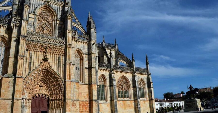 Batalha Monastery: Private Tour - Starting at the monastery entrance