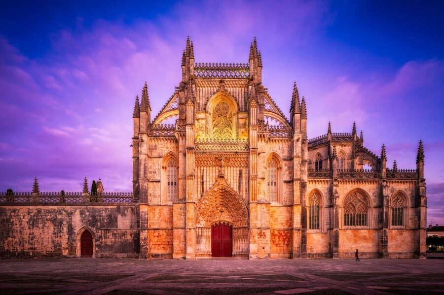 Batalha Monastery: Private Tour - The church and its Gothic light
