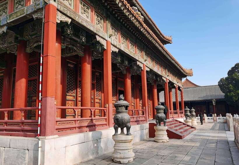 Beijing lama Temple Or Confucius Temple Tickets Reservation - The short walk to Beijing Confucius Temple
