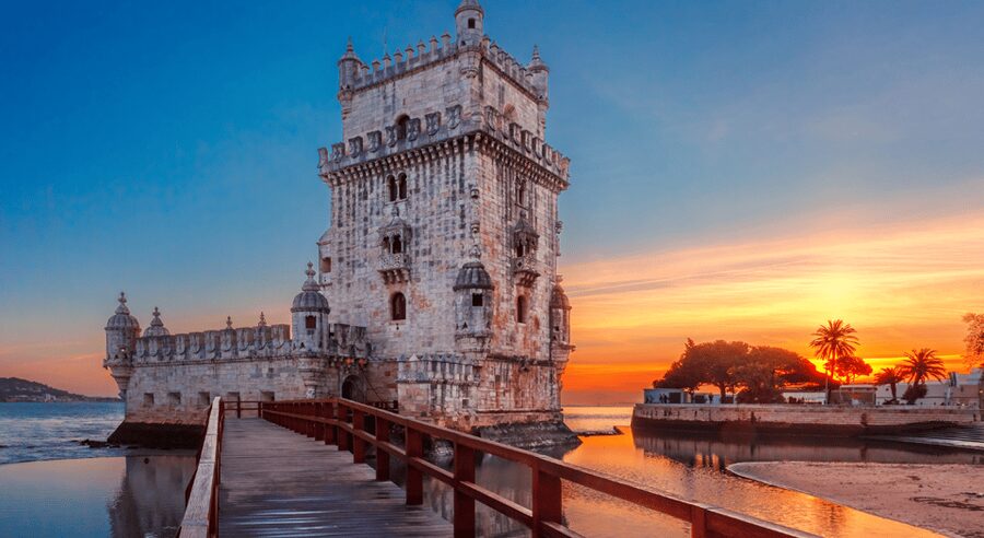 Belém Walking Tour + Jerónimos Monastery Ticket - A pastry stop at Pastéis de Belém