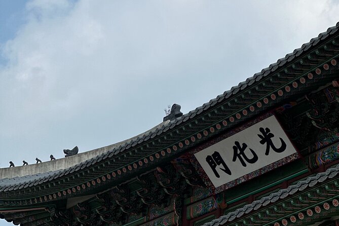 Best Things to Do - Half Day Seoul Trip (Seoul Palace & Temple) - Cheongwadae Sarangchae and the Blue House area