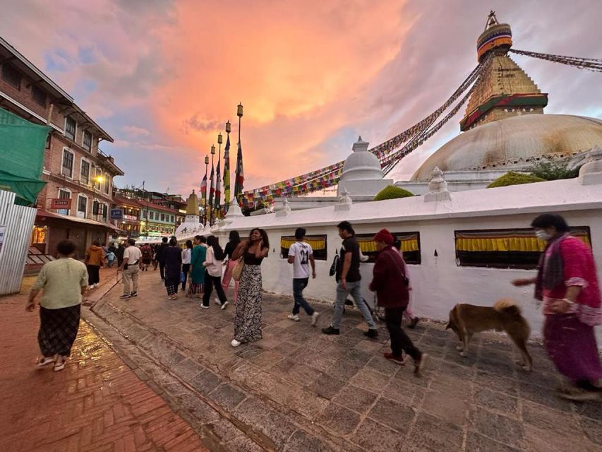 Bhaktapur Durbar Square and Boudhanath Stupa - The guides and the human side of the tour