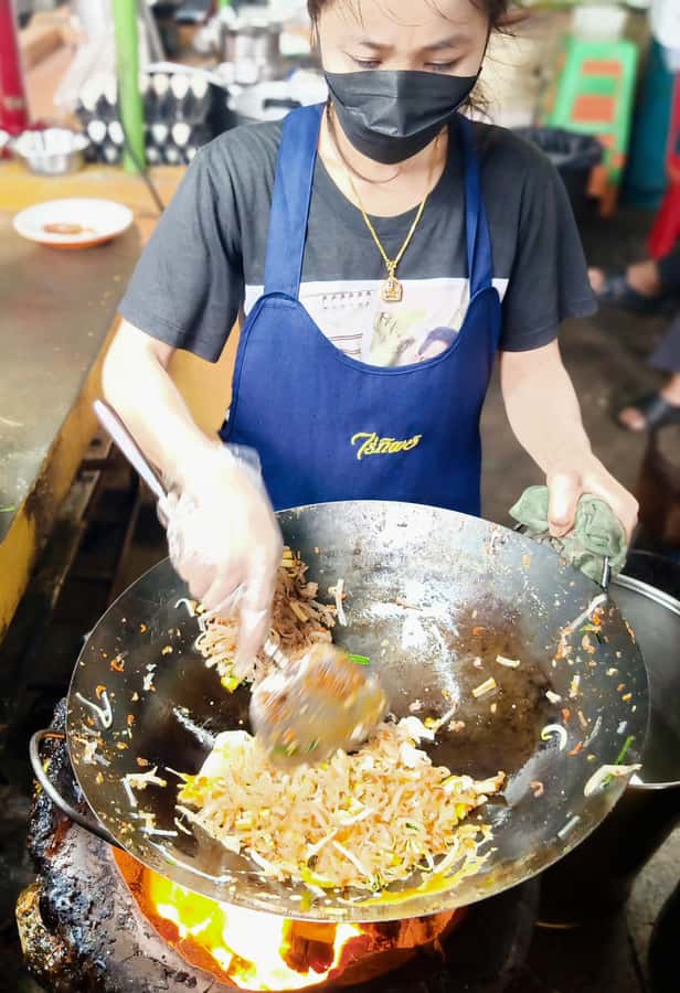 BKK’s Ultimate Food & Canal Tour "Tuk-Tuk Temples & Tastes" - Why Talat Phlu makes a better food stop than a checklist of sights