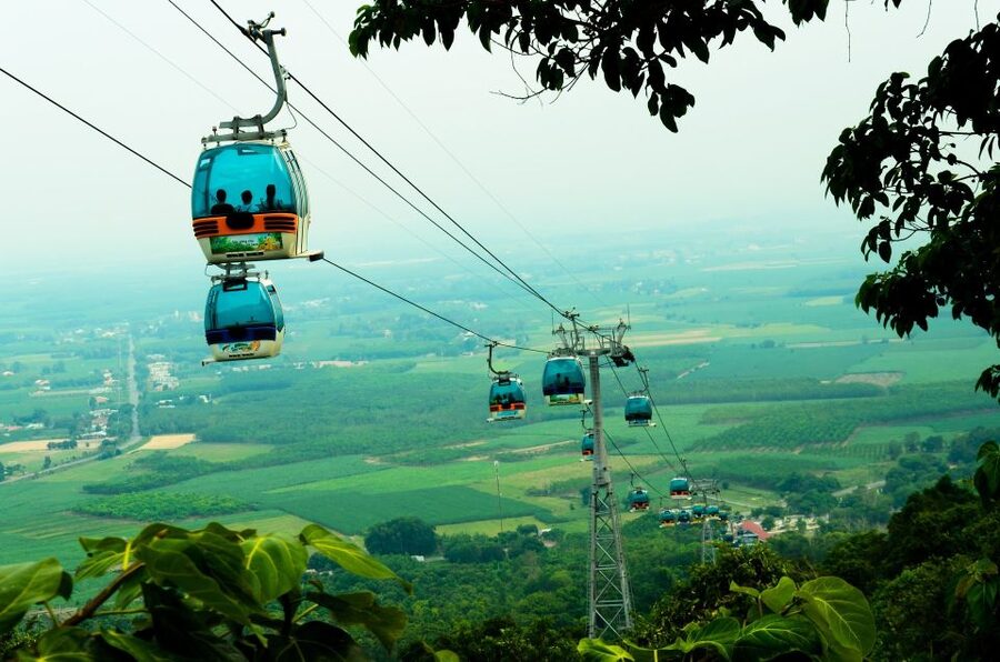 Black Virgin Mountain, Cao Đài Temples & Củ Chi Tunnels Tour - The Cao Đài temples and a distinctly Vietnamese faith