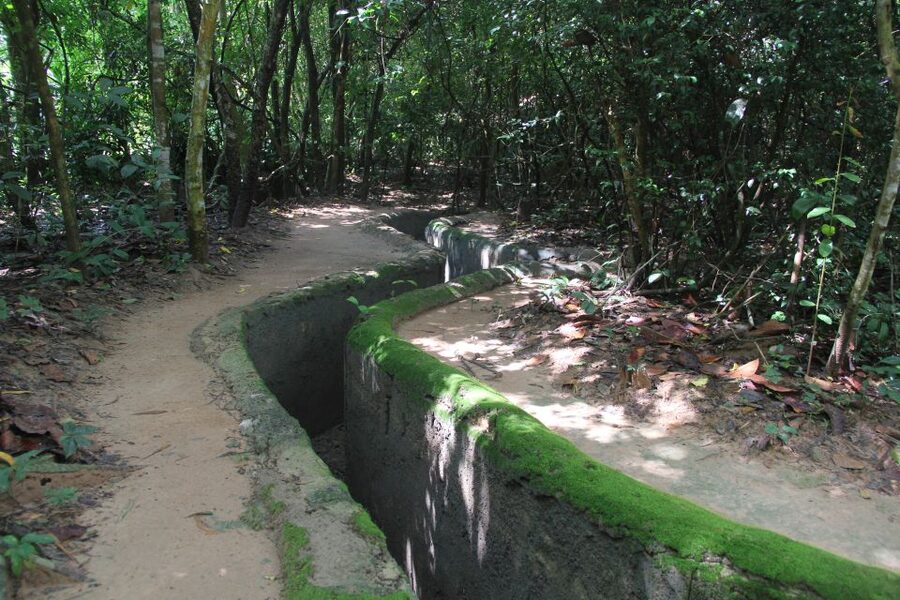 Black Virgin Mountain, Cao Đài Temples & Củ Chi Tunnels Tour - Entering the Bến Dược Củ Chi Tunnels