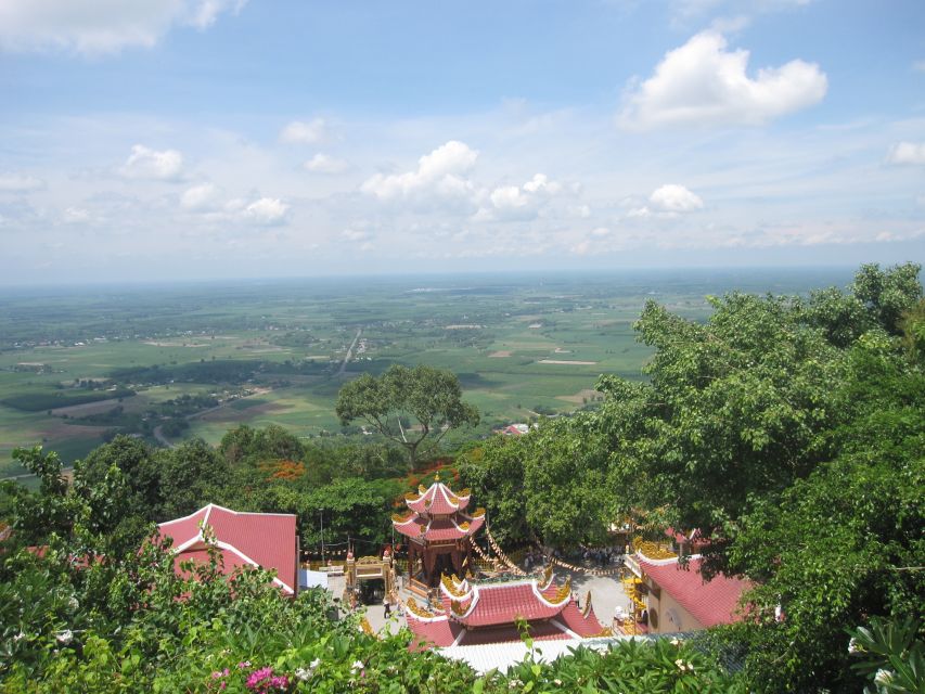 Black Virgin Mountain, Cao Đài Temples & Củ Chi Tunnels Tour - The guide’s role in making the day worthwhile