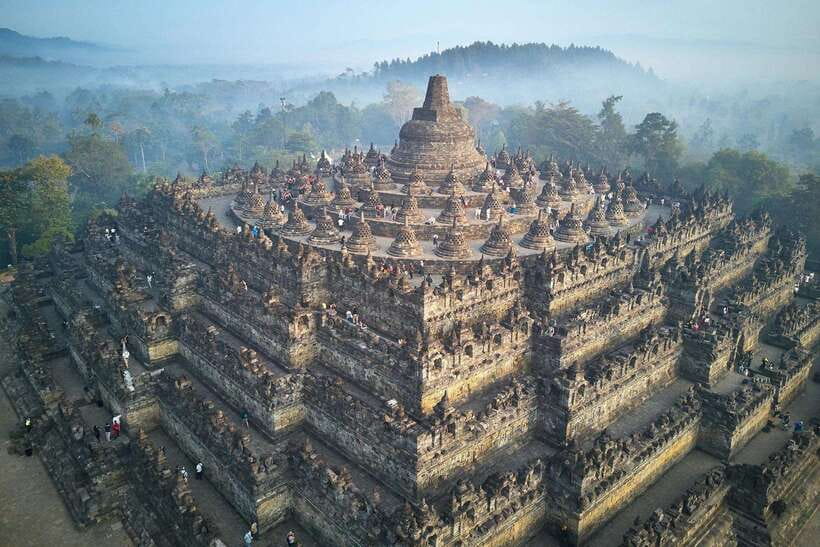 Borobudur and Prambanan Temple Shared or Private Tour - Prambanan: tall towers and the Ramayana