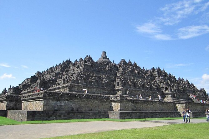 Borobudur ClimbUP guaranteed (sunrise option)& Prambanan Day Tour - Private tour or private transport?